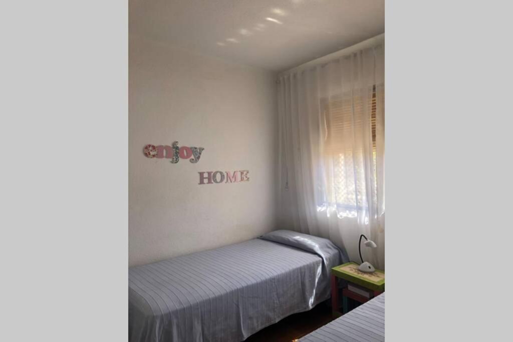 Apartment In Front Of Arrabassada Beach 타라고나 외부 사진